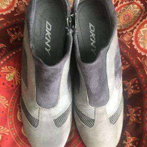 DKNY Gray Leather Ankle Hidden Wedge Zip Booties Size 7